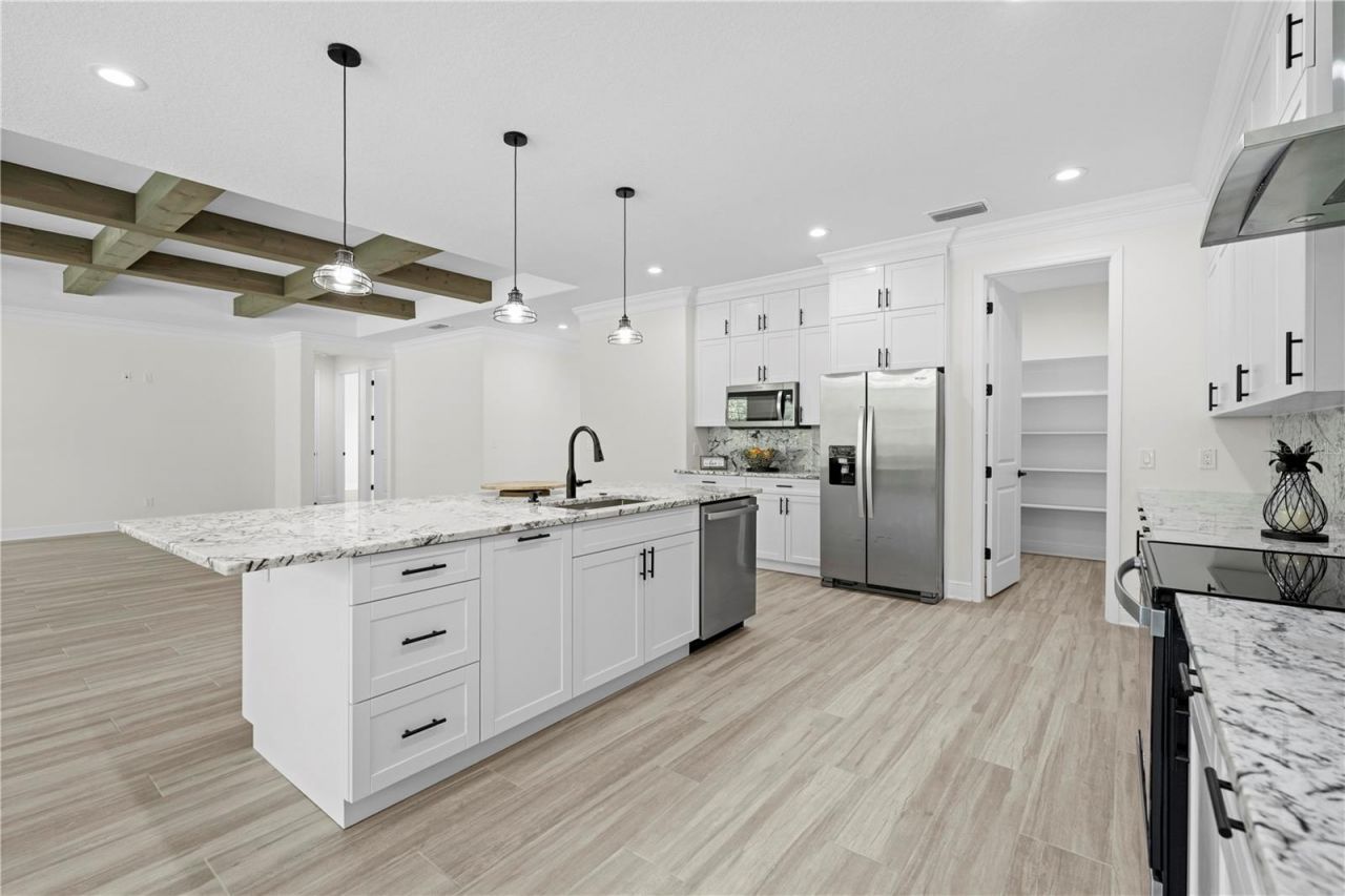 18130 Parrot Road , Weeki Wachee, FL 34614 Photo