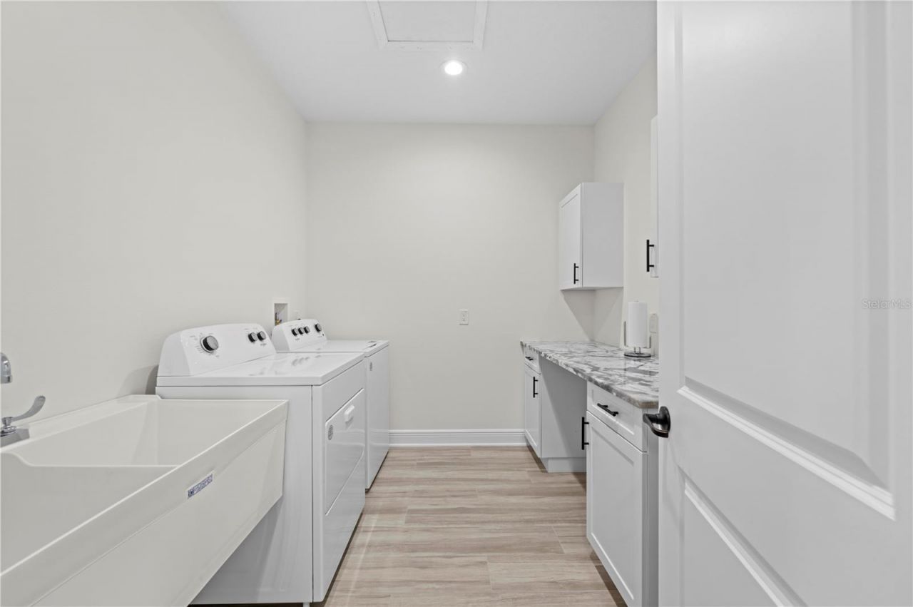 18130 Parrot Road , Weeki Wachee, FL 34614 Photo