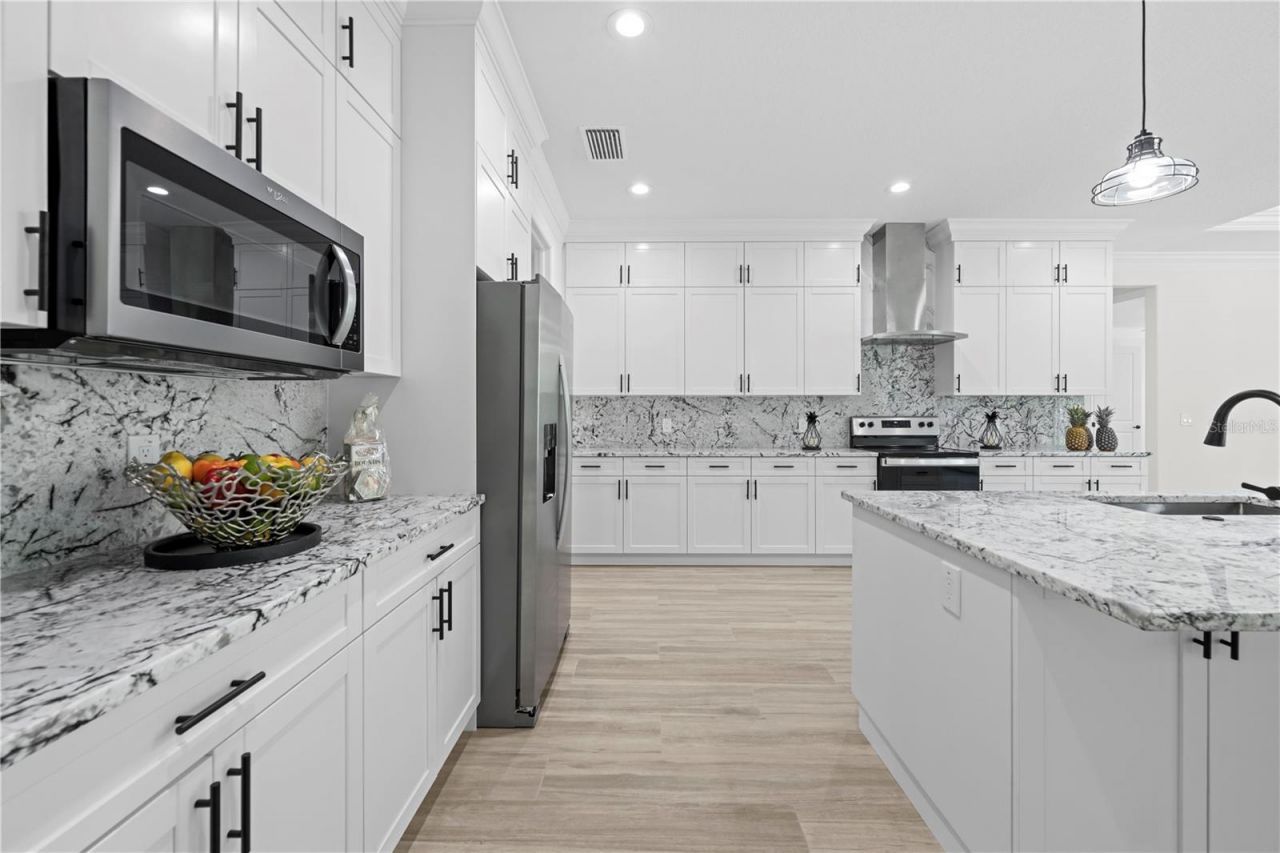 18130 Parrot Road , Weeki Wachee, FL 34614 Photo