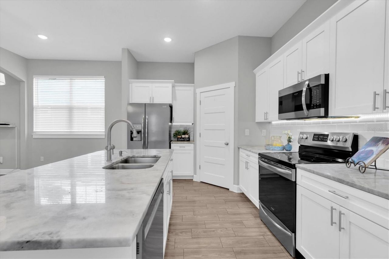 224 NE Jefferson Circle N, Saint Petersburg, FL 33702 Photo