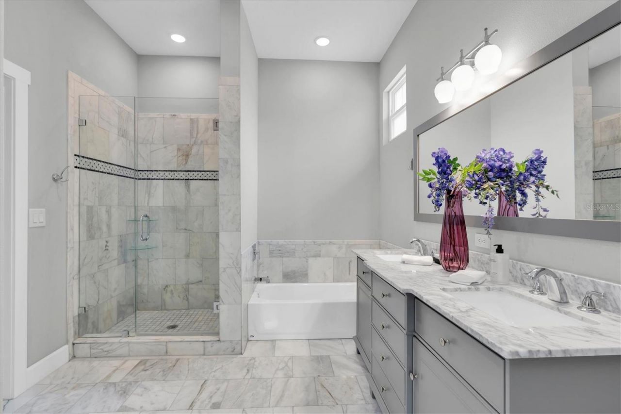224 NE Jefferson Circle N, Saint Petersburg, FL 33702 Photo