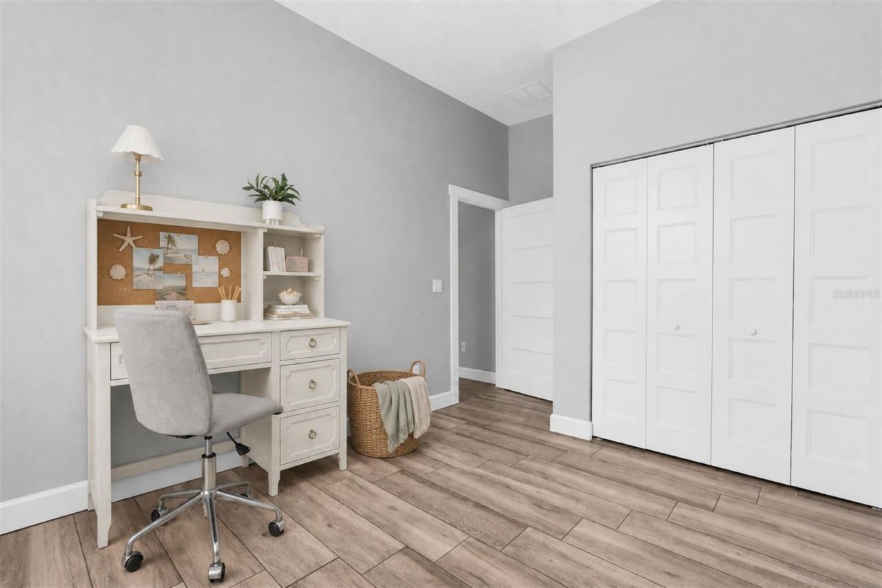 224 NE Jefferson Circle N, Saint Petersburg, FL 33702 Photo