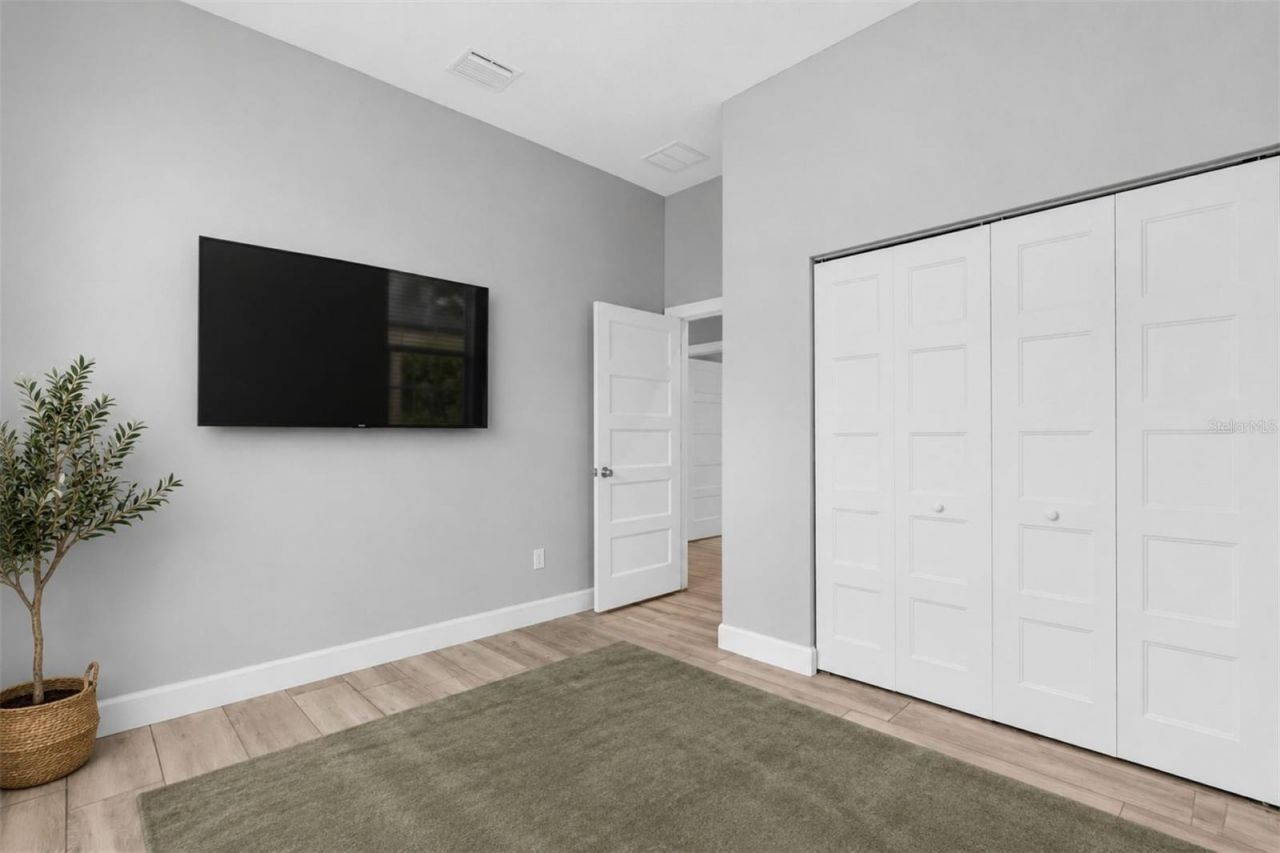 224 NE Jefferson Circle N, Saint Petersburg, FL 33702 Photo