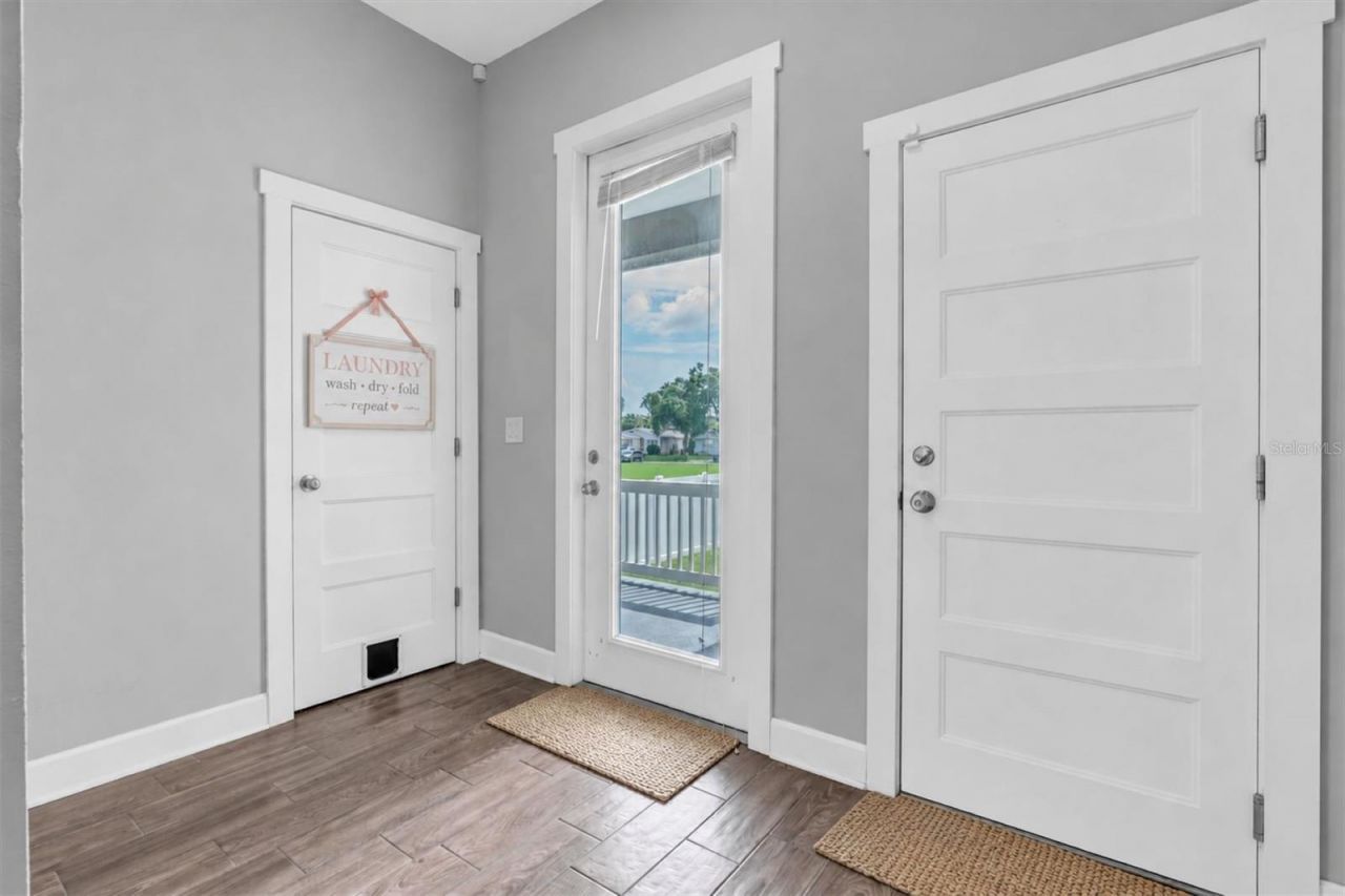 224 NE Jefferson Circle N, Saint Petersburg, FL 33702 Photo
