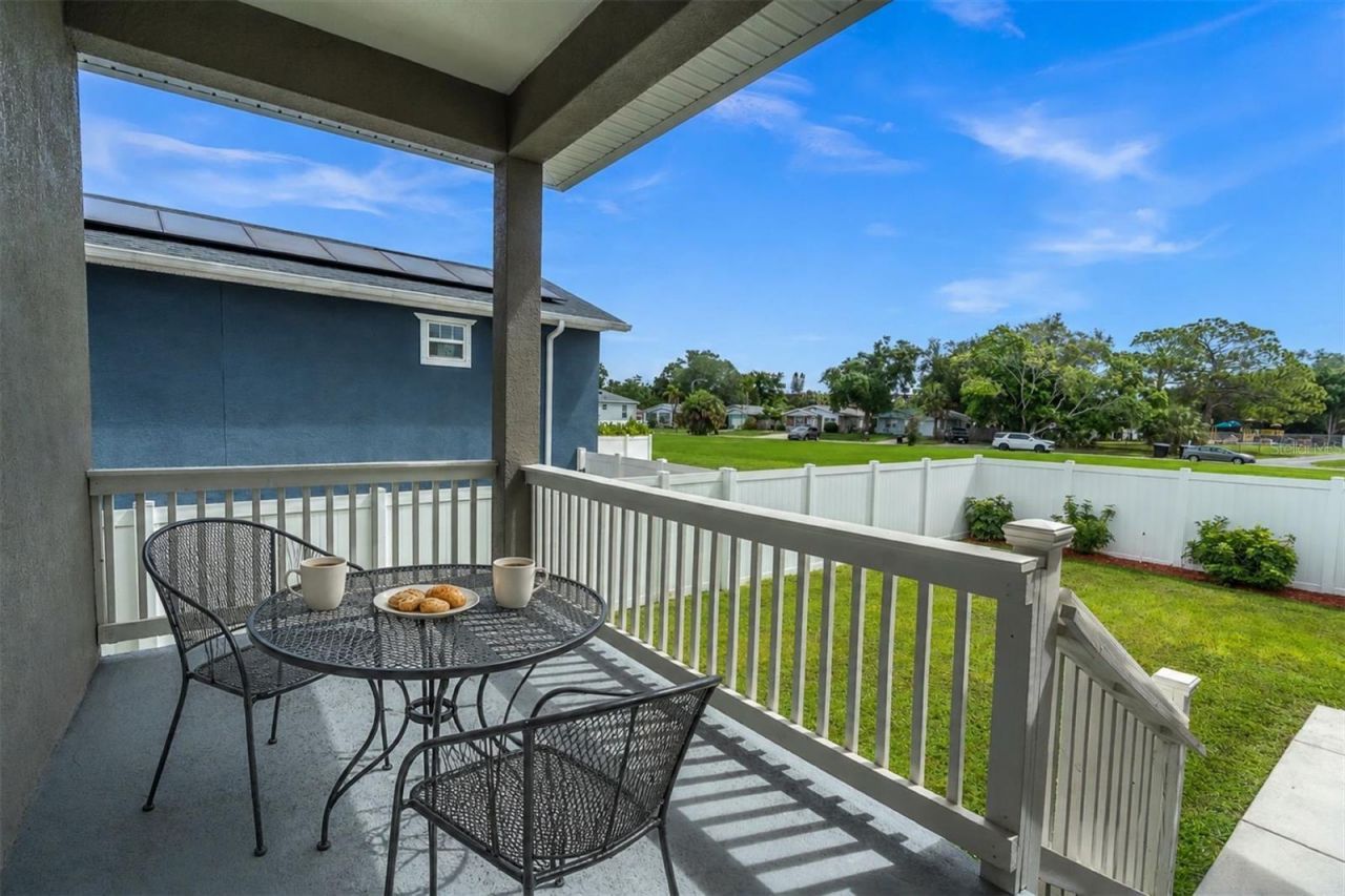 224 NE Jefferson Circle N, Saint Petersburg, FL 33702 Photo