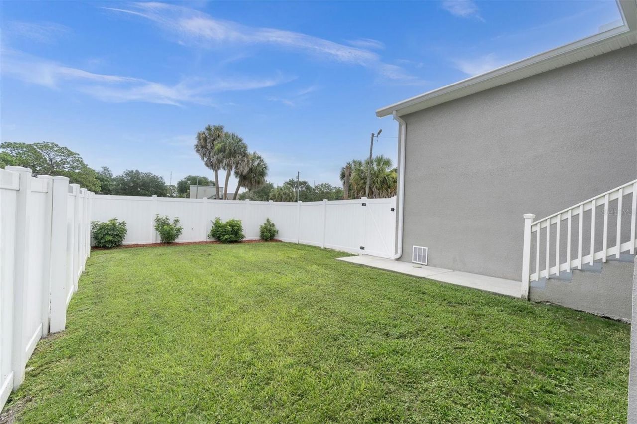 224 NE Jefferson Circle N, Saint Petersburg, FL 33702 Photo