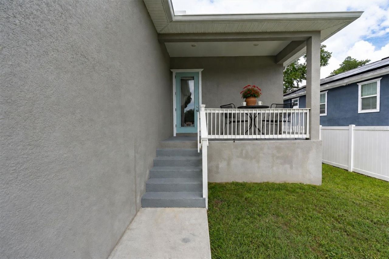 224 NE Jefferson Circle N, Saint Petersburg, FL 33702 Photo