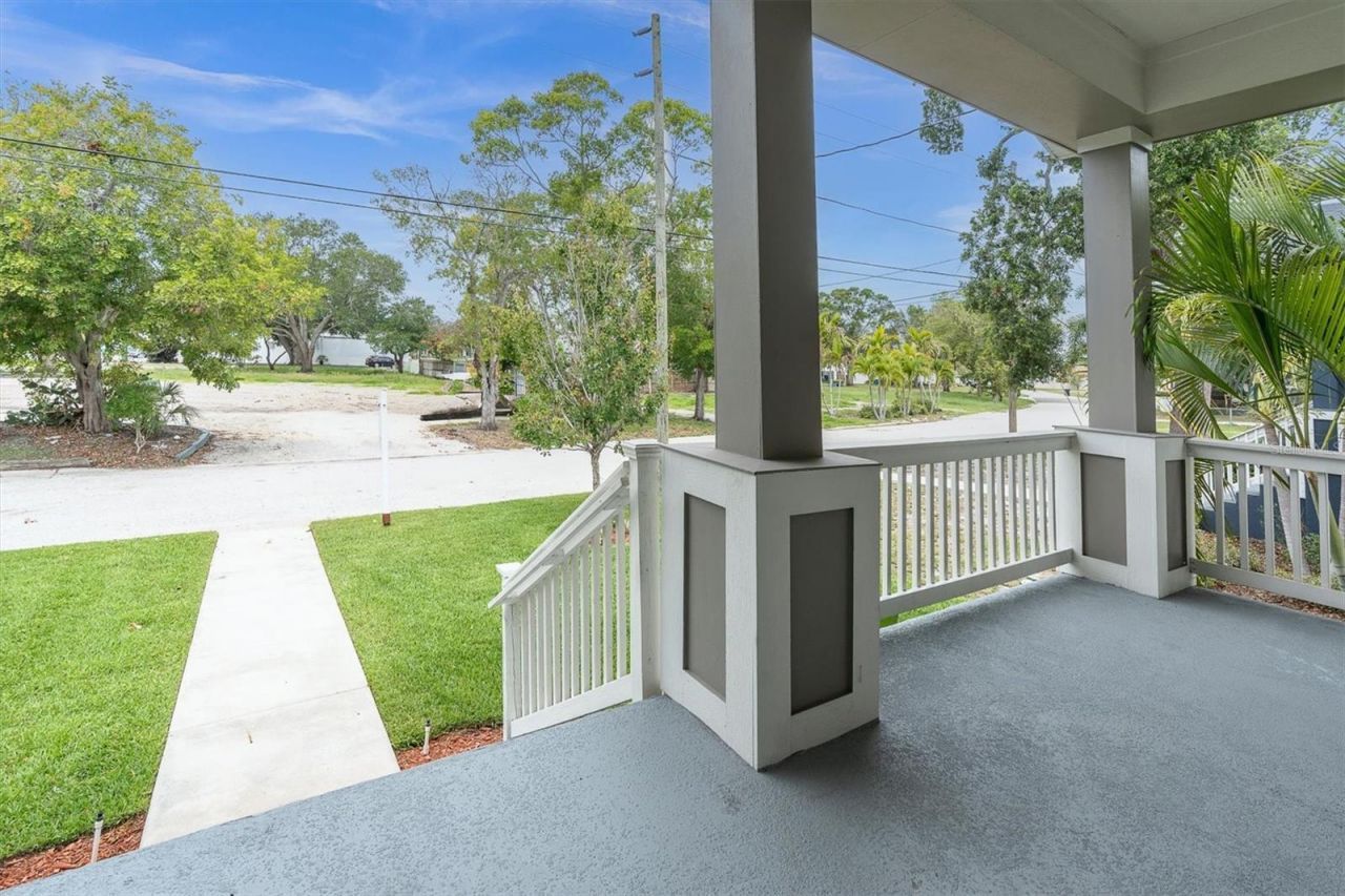 224 NE Jefferson Circle N, Saint Petersburg, FL 33702 Photo