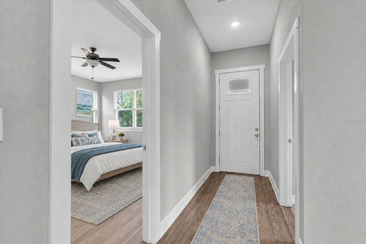 224 NE Jefferson Circle N, Saint Petersburg, FL 33702 Photo