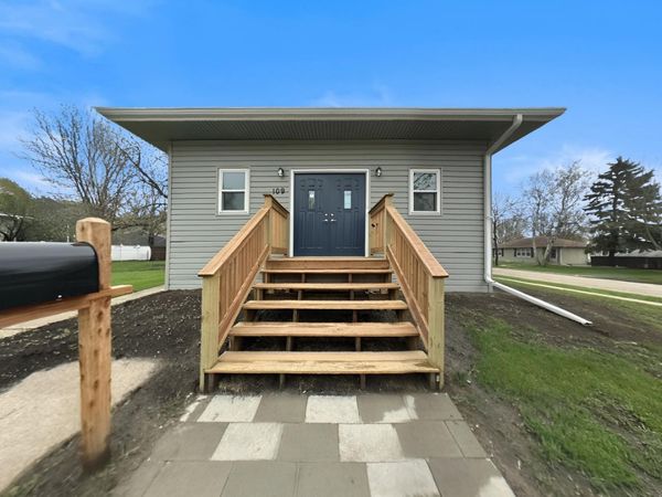 109 S Cottage Grove Avenue, Luverne, MN 56156