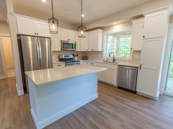 4-8 Beaver Brook Way, Unit B, Pelham, NH 03076