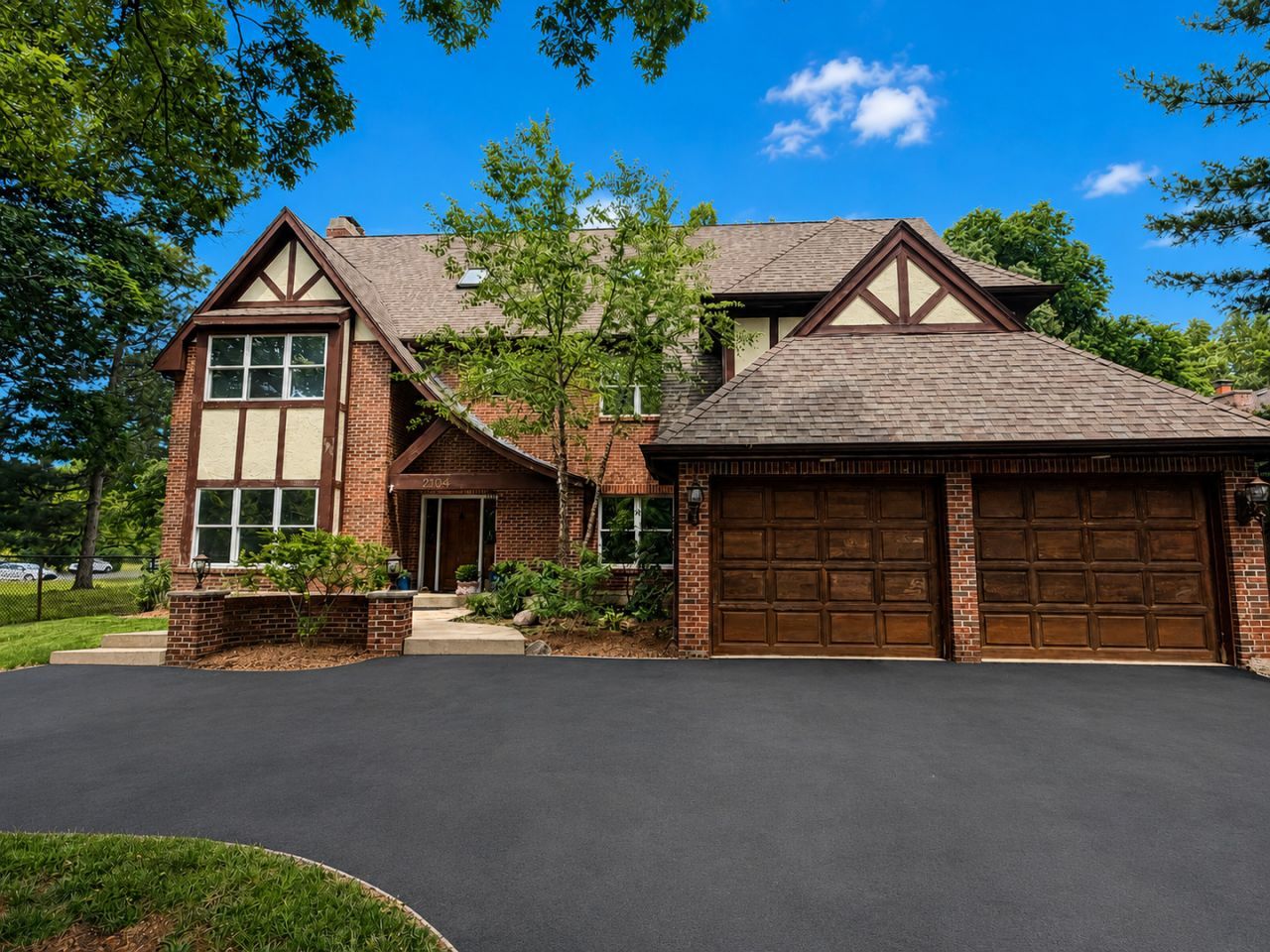 2104 Devon Avenue , Park Ridge, IL 60068