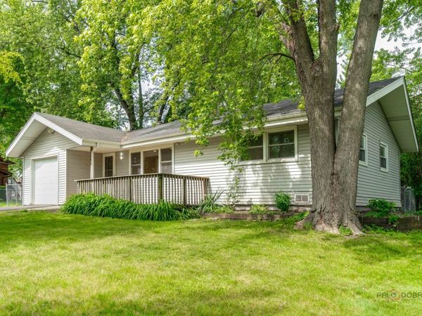 200 S Beck Road , Lindenhurst, IL 60046