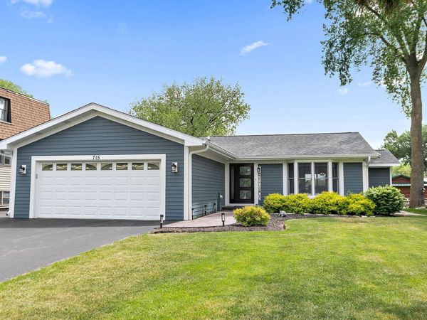 715 Monterrey Terrace , McHenry, IL 60050