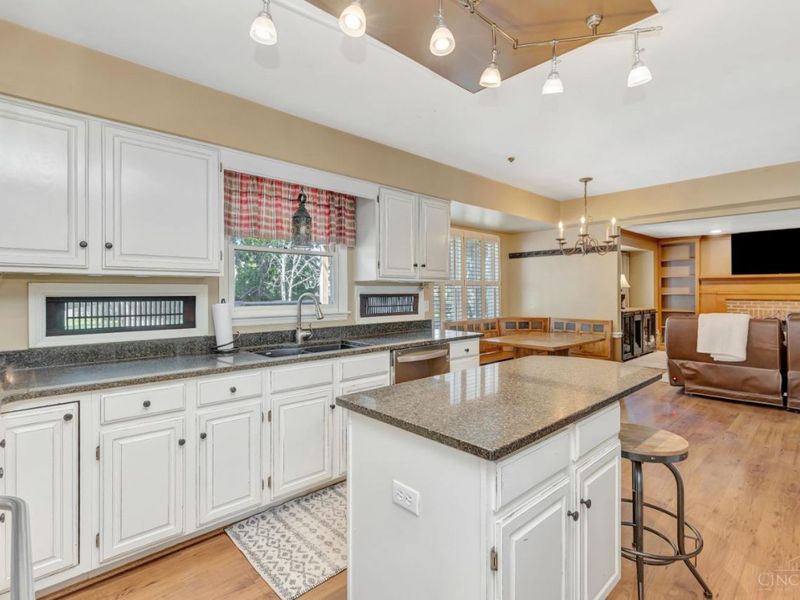 9024 Cypresspoint Lane, Symmes Township, OH 45249 Photo 13