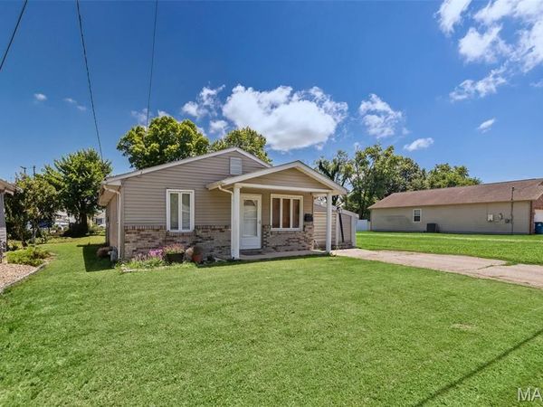 729 Dugger Street , Bethalto, IL 62010