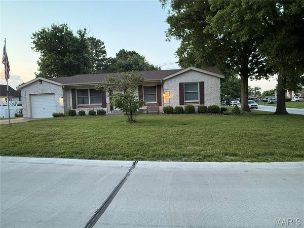 1250 Hawksbury Drive , Arnold, MO 63010