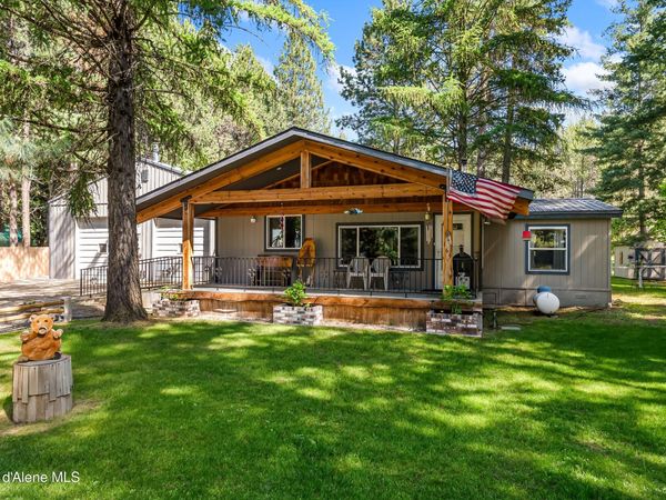 169 Shelby RD, Laclede, ID 83841