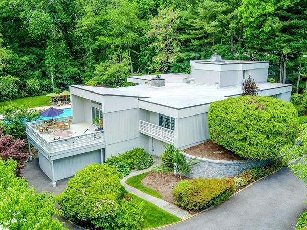 10 Cypress Point Drive, Purchase, NY 10577