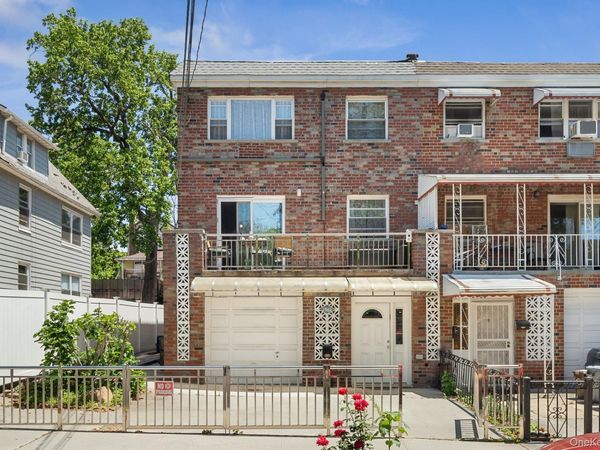 2562 Seymour Avenue , Bronx, NY 10469
