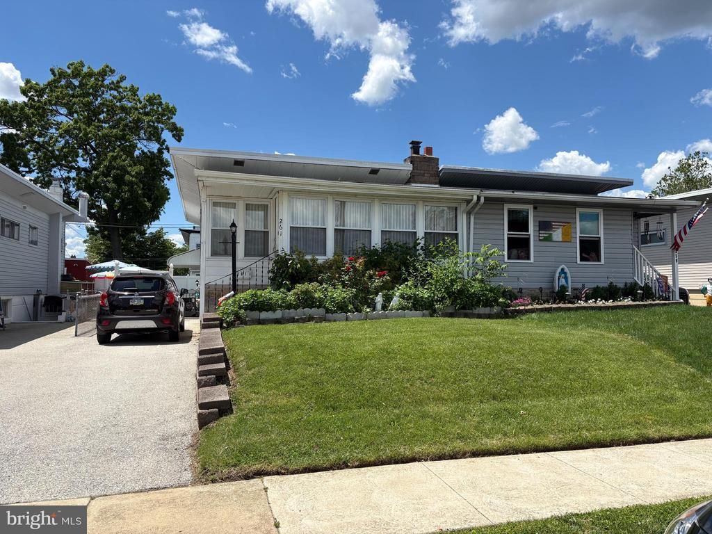 261 Hoffman Road, Ridley Park, PA 19078 Main Photo