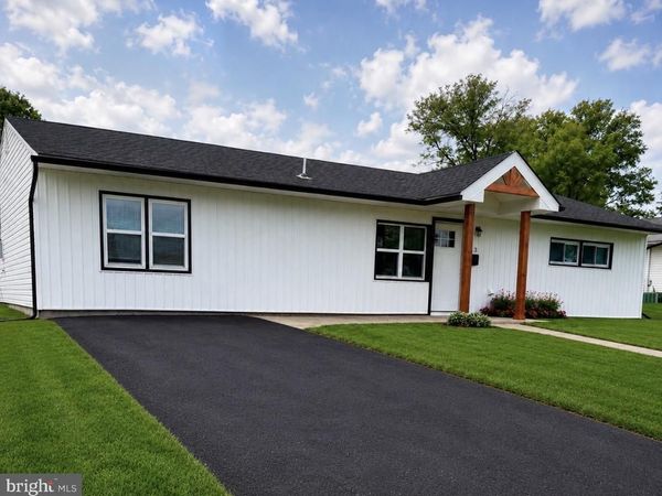 23 MIMOSA LANE, LEVITTOWN, PA 19054