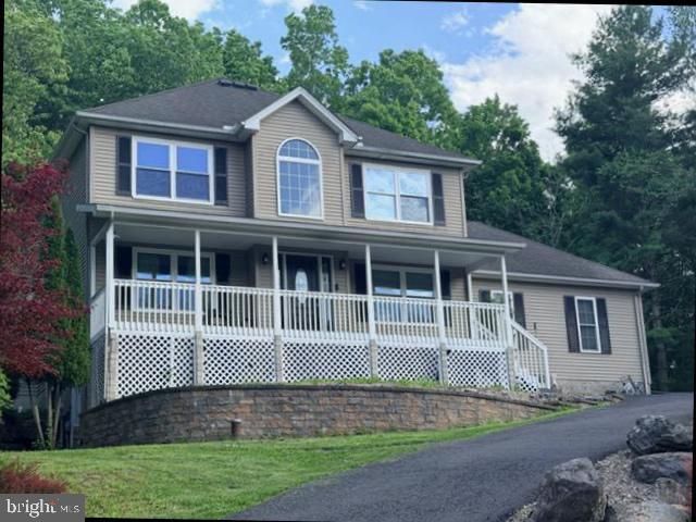 316 Reagan Drive, East Stroudsburg, PA 18301 Main Photo