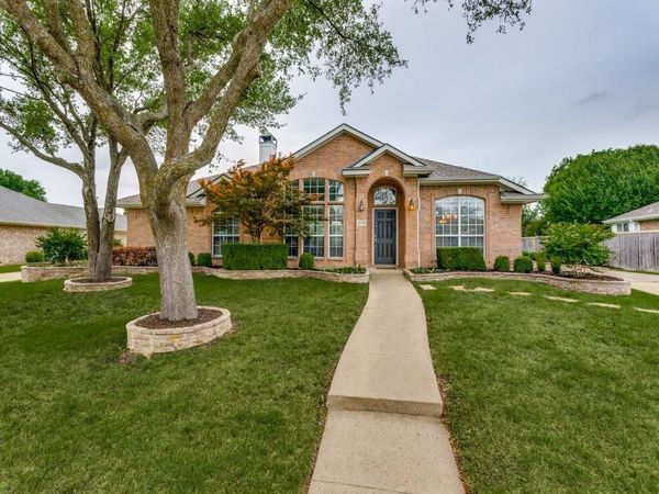 529 Lochwood Drive , Murphy, TX 75094
