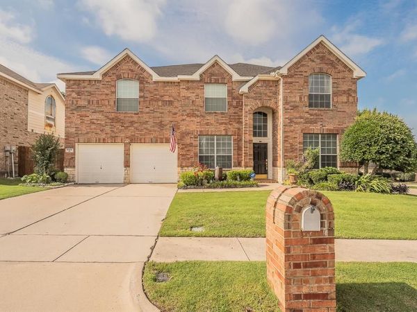 5516 Dunn Hill Drive , Fort Worth, TX 76137