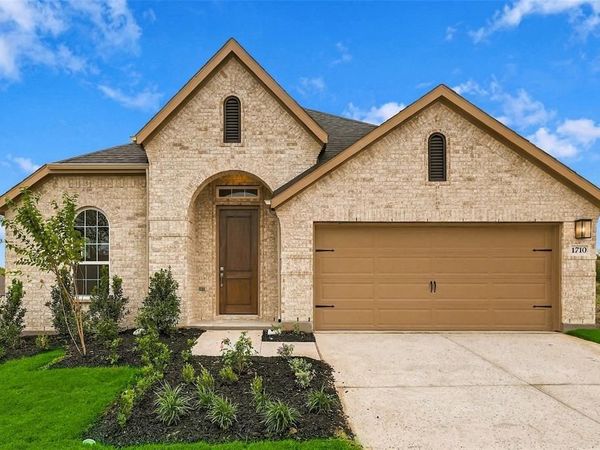 1710 Whispering Meadow Drive, Van Alstyne, TX 75495