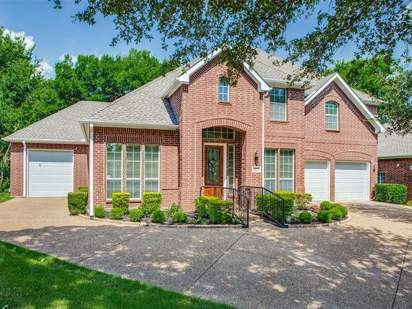 3727 Woodland Court , Grand Prairie, TX 75052