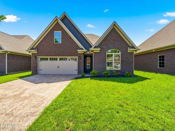 224 Lake View Point, Englewood, TN 37329