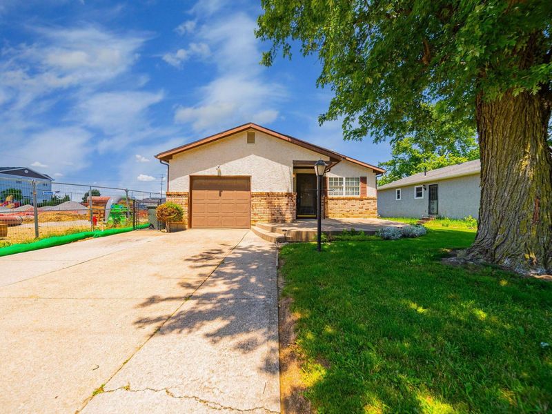 5332 Trabue Road , Columbus, OH 43228 Photo 1