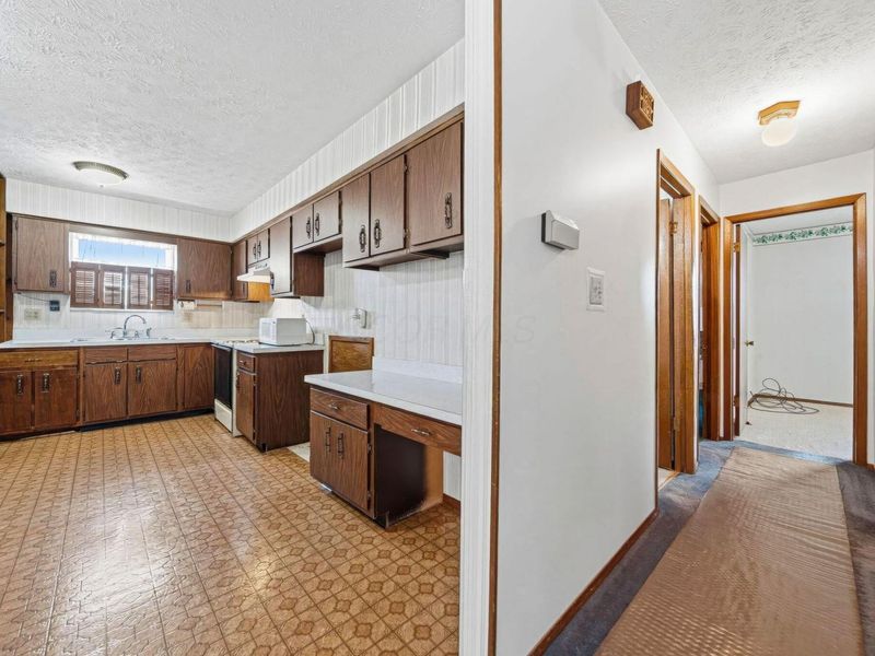5332 Trabue Road , Columbus, OH 43228 Photo 11