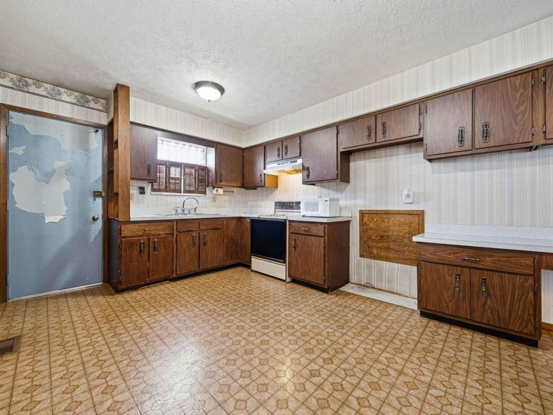 5332 Trabue Road , Columbus, OH 43228 Photo 15