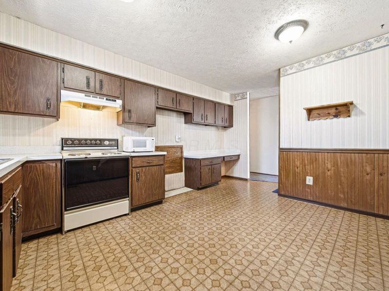 5332 Trabue Road , Columbus, OH 43228 Photo 16