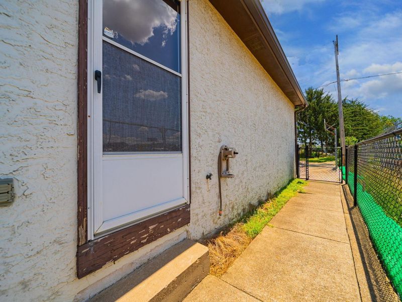 5332 Trabue Road , Columbus, OH 43228 Photo 55