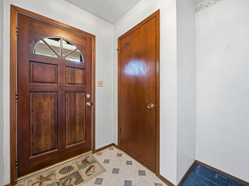 5332 Trabue Road , Columbus, OH 43228 Photo 6