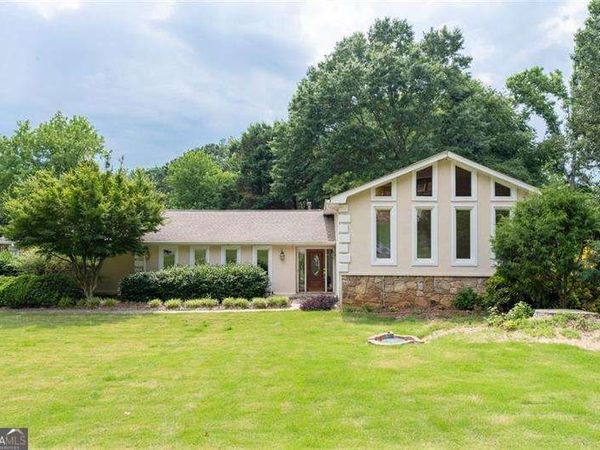953 Hidden Hollow Drive, Marietta, GA 30068