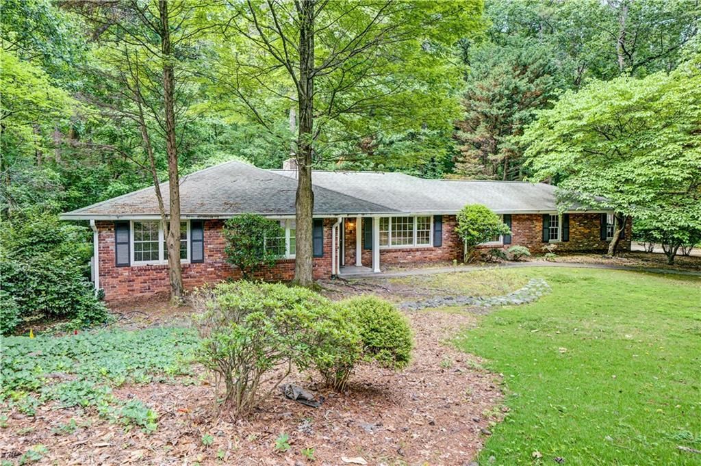 105 Stewart Drive, Atlanta, GA 30342 Main Photo