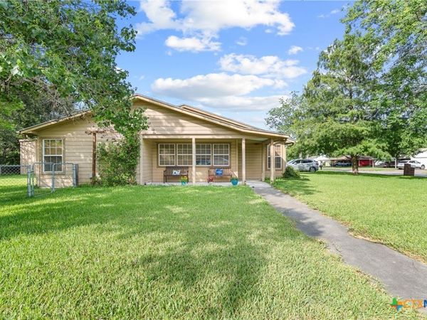 209 Sunset Drive , Edna, TX 77957
