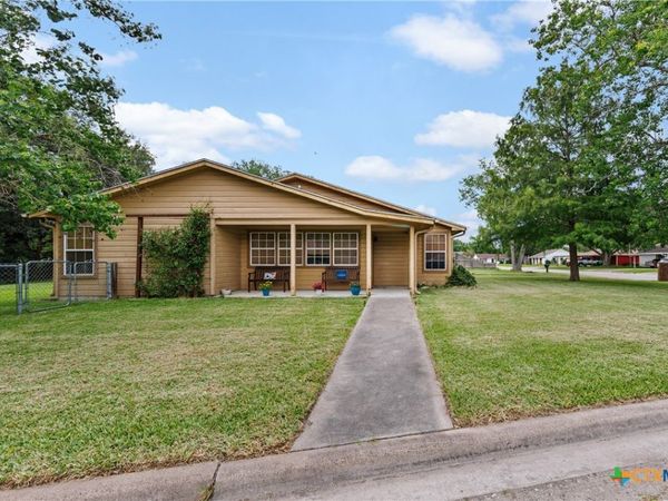 209 Sunset Drive , Edna, TX 77957