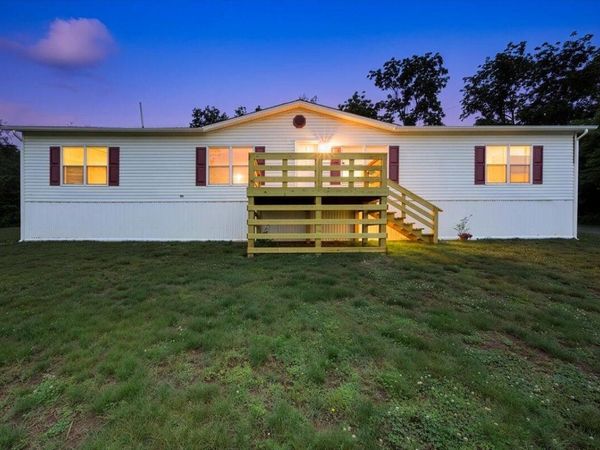 20459 Main ST , Buchanan, VA 24066