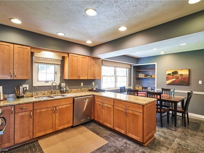 4212 Big Spruce Drive , Akron, OH 44333 Photo 7