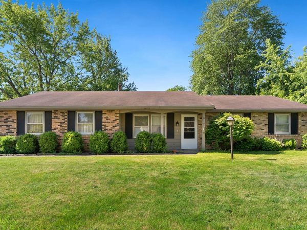 9101 Dawnsford Drive, Fort Wayne, IN 46804