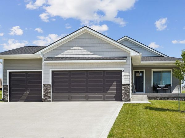 417 Coyote Street, Mitchelleville, IA 50169