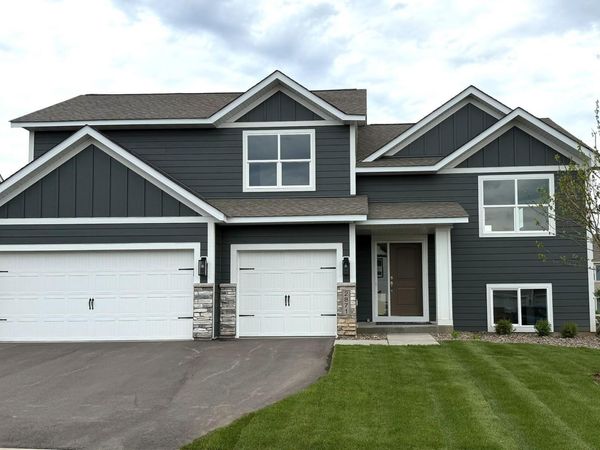 2885 Trinity Drive , Shakopee, MN 55379