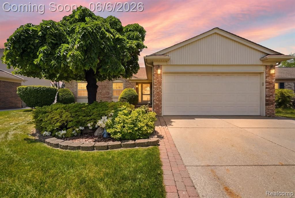 42321 Royal Lane, Clinton Township, MI 48038 Main Photo