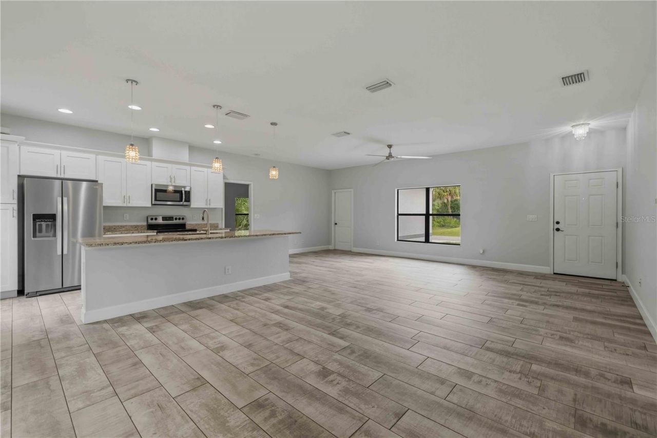 18391 Fremont Avenue, Port Charlotte, FL 33954 Photo