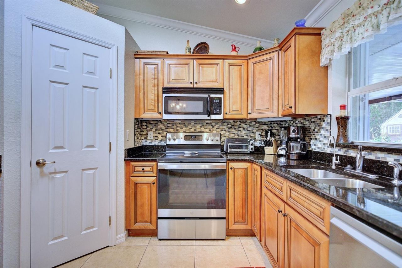 4055 Santa Barbara Drive , Sebring, FL 33875 Photo